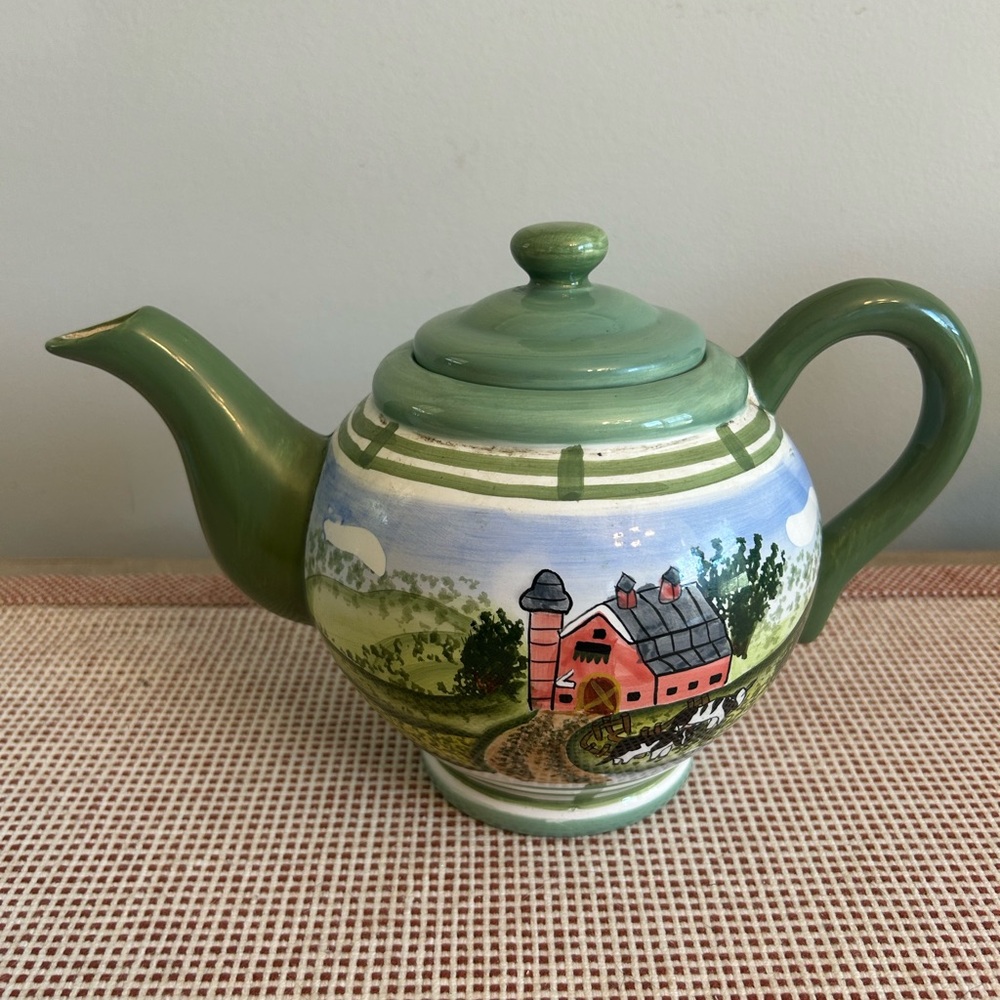 RARE YOUNG'S HEARTFELT‎ KITCHEN CREATION GREEN TEAPOT RED BARN COWS FARMHOUSE